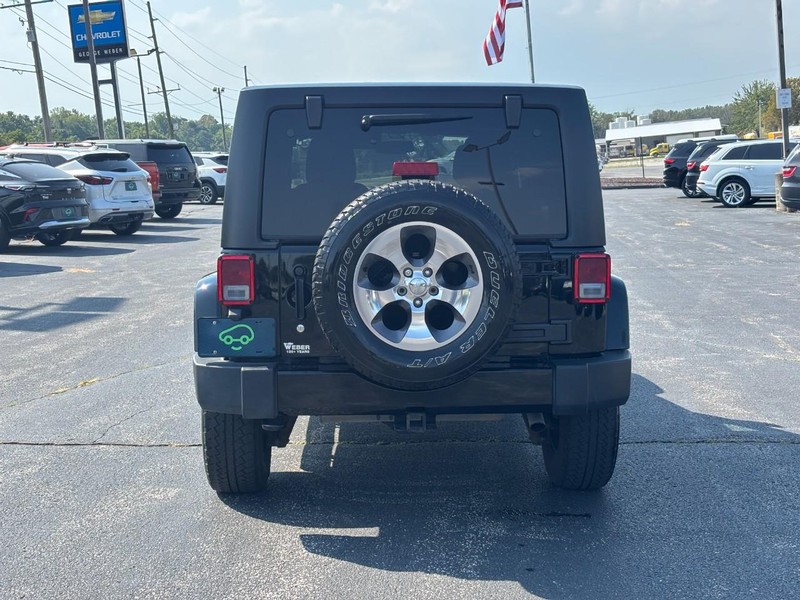 Jeep Wrangler Unlimited Vehicle Full-screen Gallery Image 04