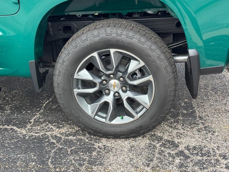 Chevrolet Silverado 1500 Vehicle Full-screen Gallery Image 4