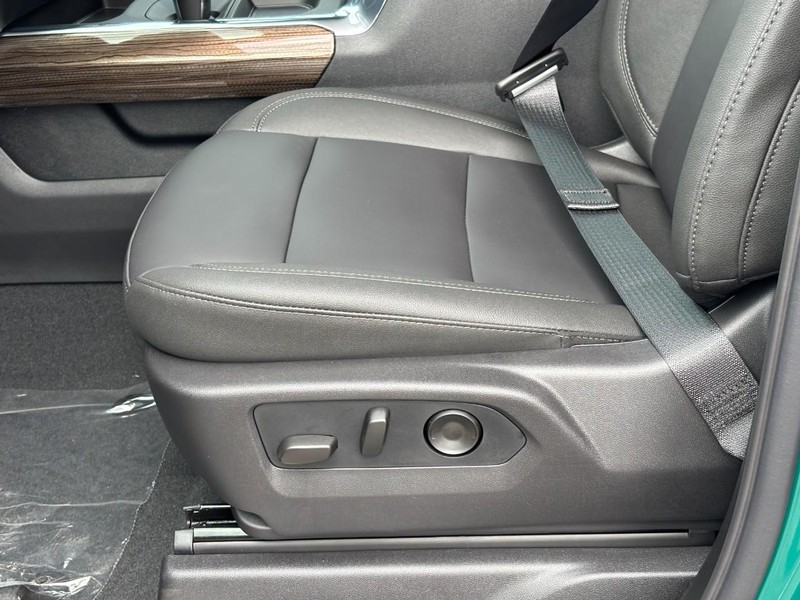 Chevrolet Silverado 1500 Vehicle Full-screen Gallery Image 10