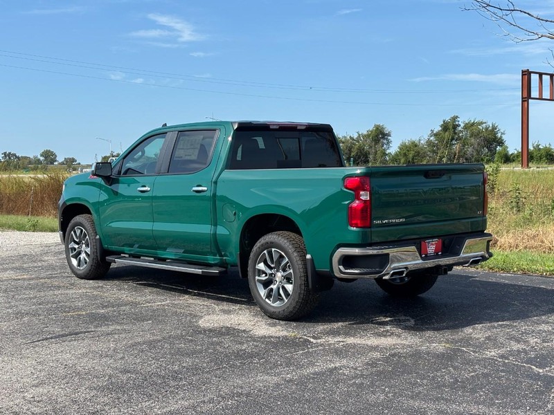 Chevrolet Silverado 1500 Vehicle Full-screen Gallery Image 3