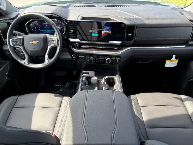 Chevrolet Silverado 1500 Vehicle Full-screen Gallery Image 6
