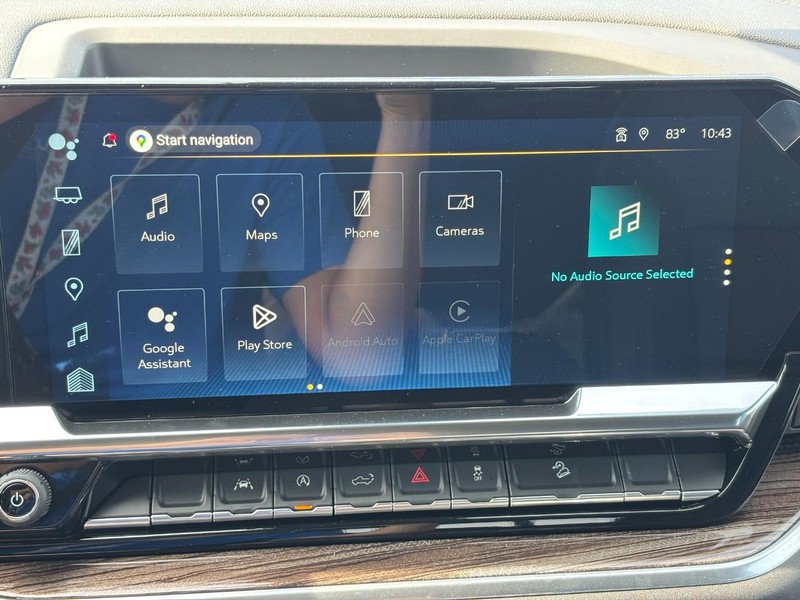 Chevrolet Silverado 1500 Vehicle Full-screen Gallery Image 15
