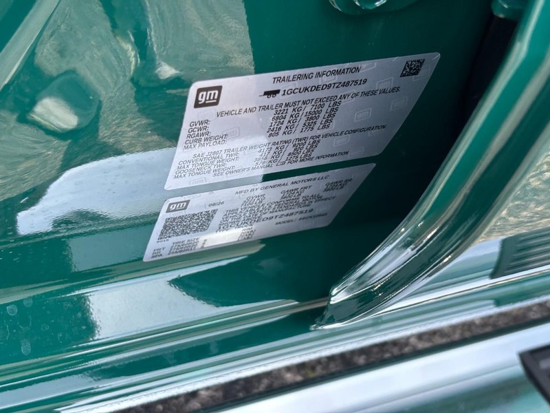 Chevrolet Silverado 1500 Vehicle Full-screen Gallery Image 19
