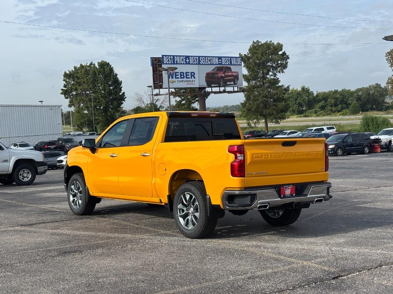 Chevrolet Silverado 1500 Vehicle Full-screen Gallery Image 3