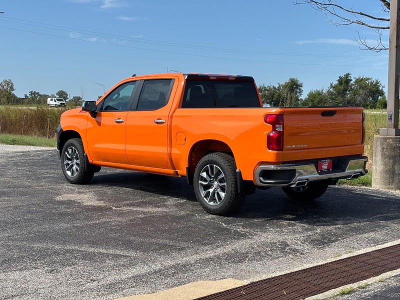 Chevrolet Silverado 1500 Vehicle Full-screen Gallery Image 3
