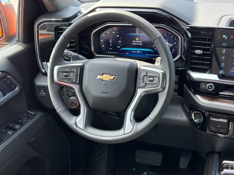 Chevrolet Silverado 1500 Vehicle Full-screen Gallery Image 7