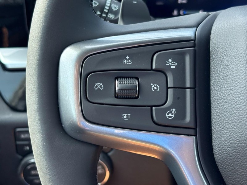 Chevrolet Silverado 1500 Vehicle Full-screen Gallery Image 12