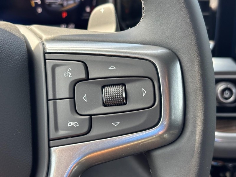 Chevrolet Silverado 1500 Vehicle Full-screen Gallery Image 13