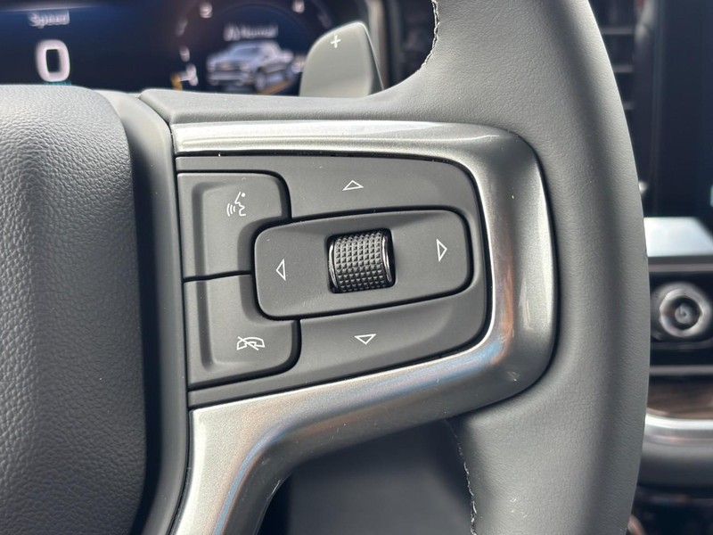 Chevrolet Silverado 1500 Vehicle Full-screen Gallery Image 13
