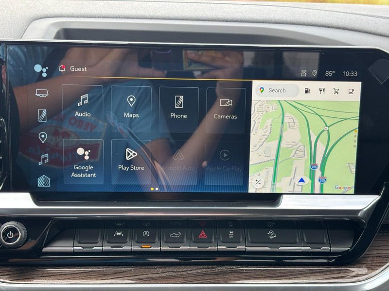 Chevrolet Silverado 1500 Vehicle Full-screen Gallery Image 15