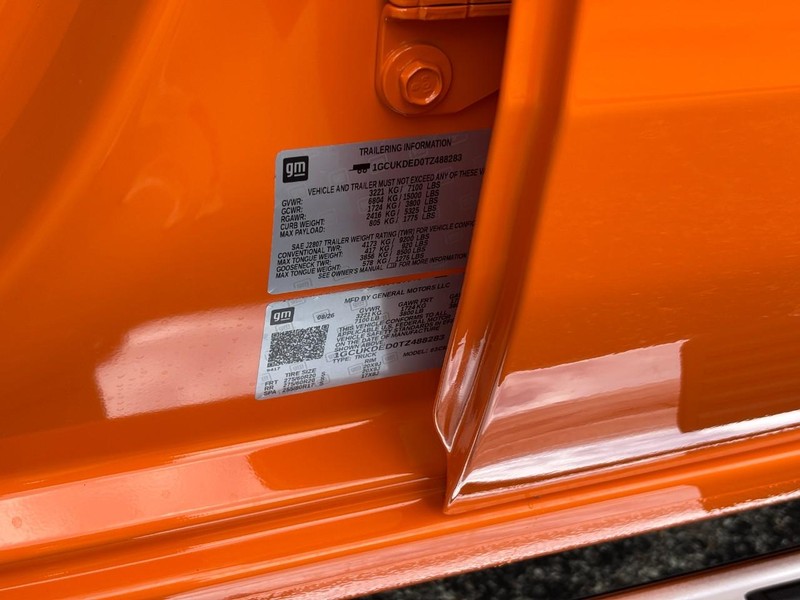 Chevrolet Silverado 1500 Vehicle Full-screen Gallery Image 19