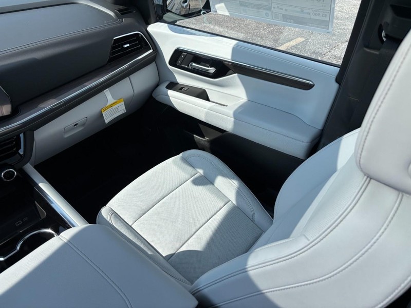 Chevrolet Tahoe Vehicle Full-screen Gallery Image 10