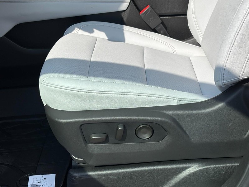 Chevrolet Tahoe Vehicle Full-screen Gallery Image 11