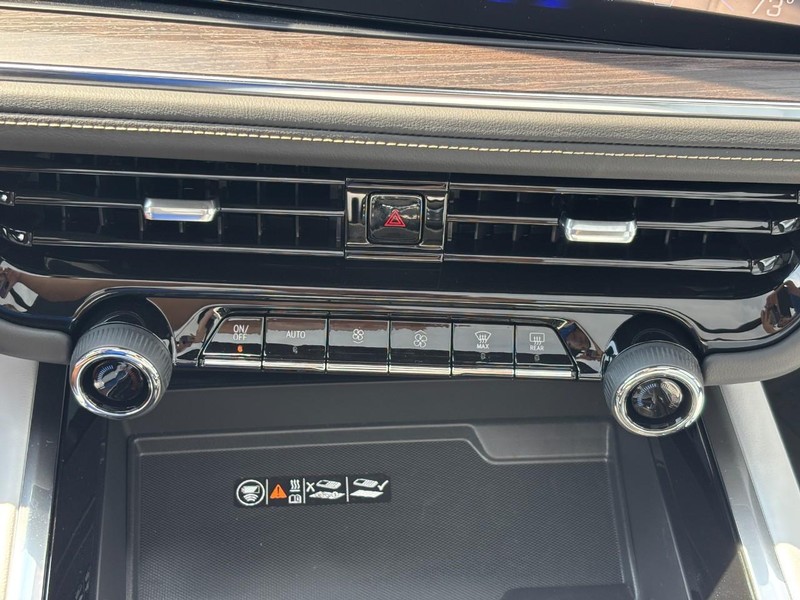 Chevrolet Tahoe Vehicle Full-screen Gallery Image 19