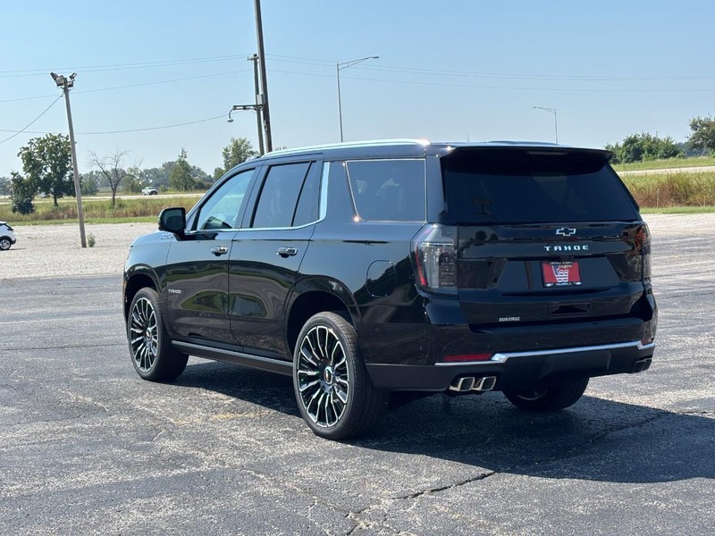 Chevrolet Tahoe Vehicle Full-screen Gallery Image 3