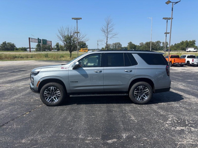 Chevrolet Tahoe Vehicle Full-screen Gallery Image 2