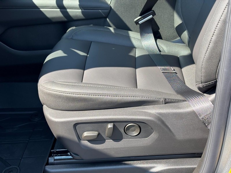 Chevrolet Tahoe Vehicle Full-screen Gallery Image 11