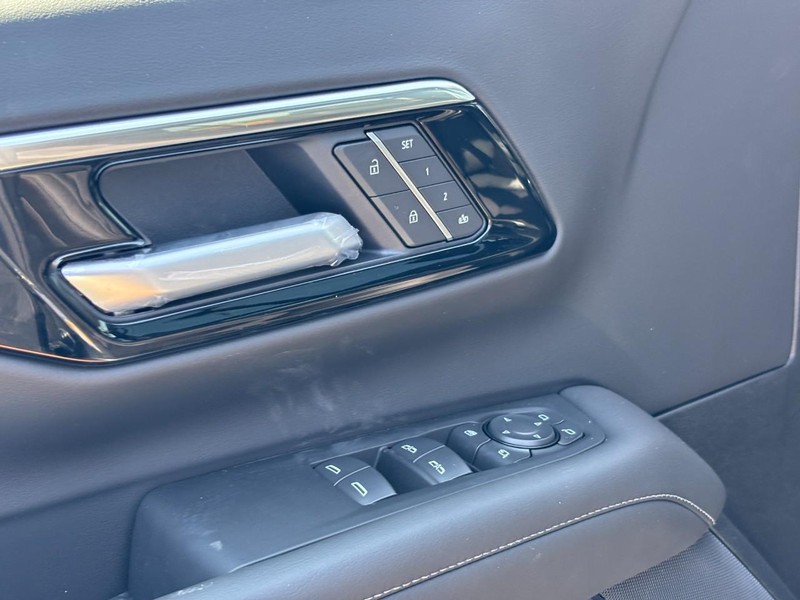 Chevrolet Tahoe Vehicle Full-screen Gallery Image 12