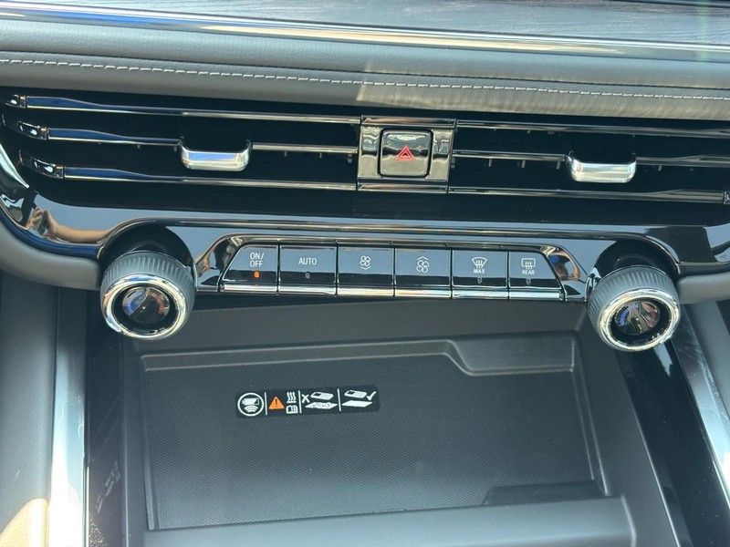 Chevrolet Tahoe Vehicle Full-screen Gallery Image 19