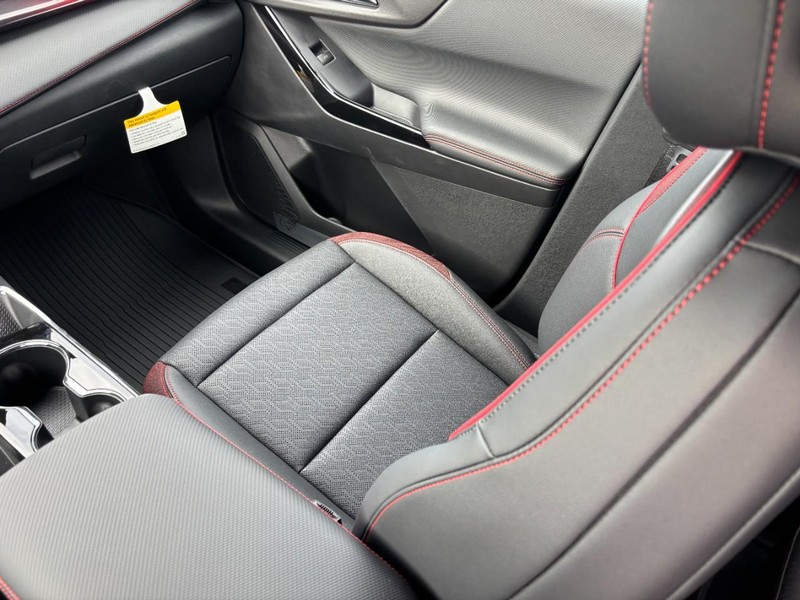 Chevrolet Equinox Vehicle Full-screen Gallery Image 9