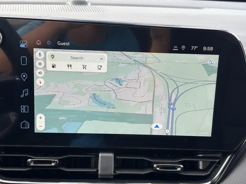 Chevrolet Equinox Vehicle Full-screen Gallery Image 16