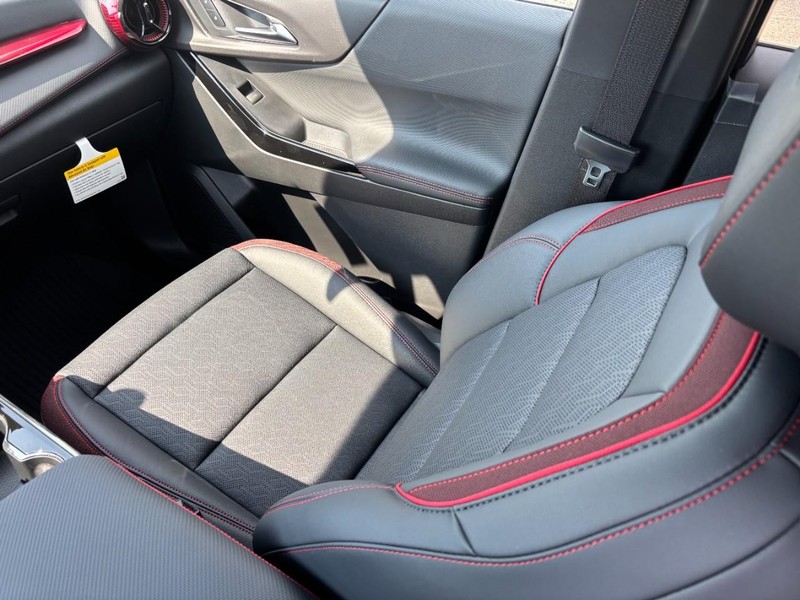Chevrolet Equinox Vehicle Full-screen Gallery Image 9