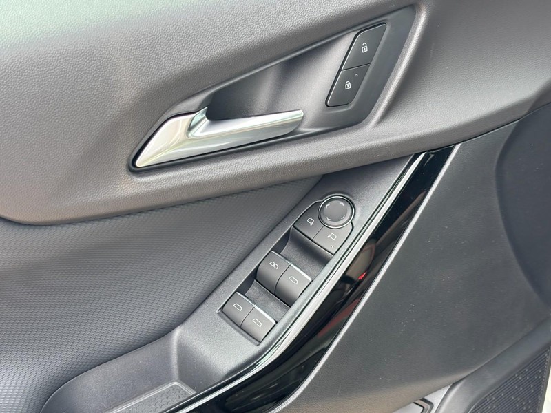 Chevrolet Equinox Vehicle Full-screen Gallery Image 11
