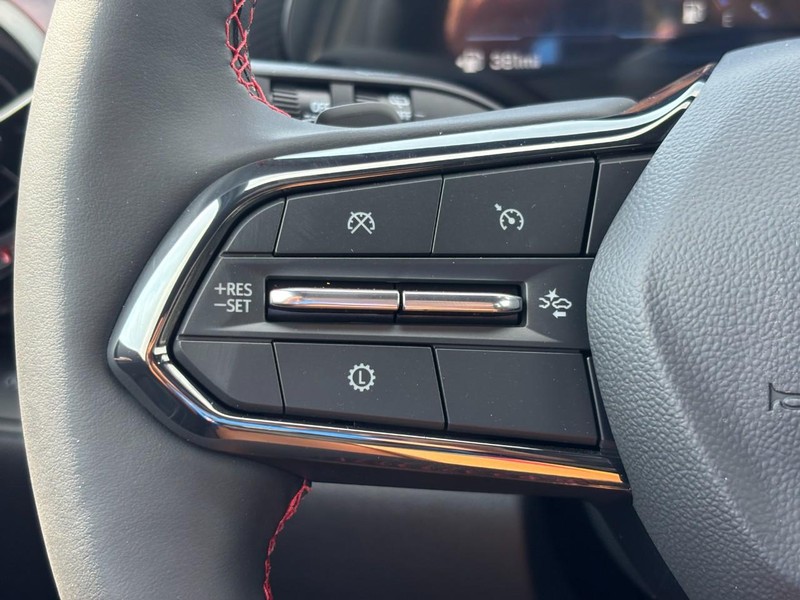 Chevrolet Equinox Vehicle Full-screen Gallery Image 12