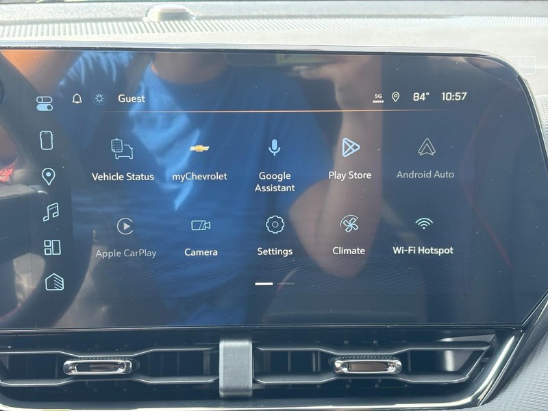 Chevrolet Equinox Vehicle Full-screen Gallery Image 15