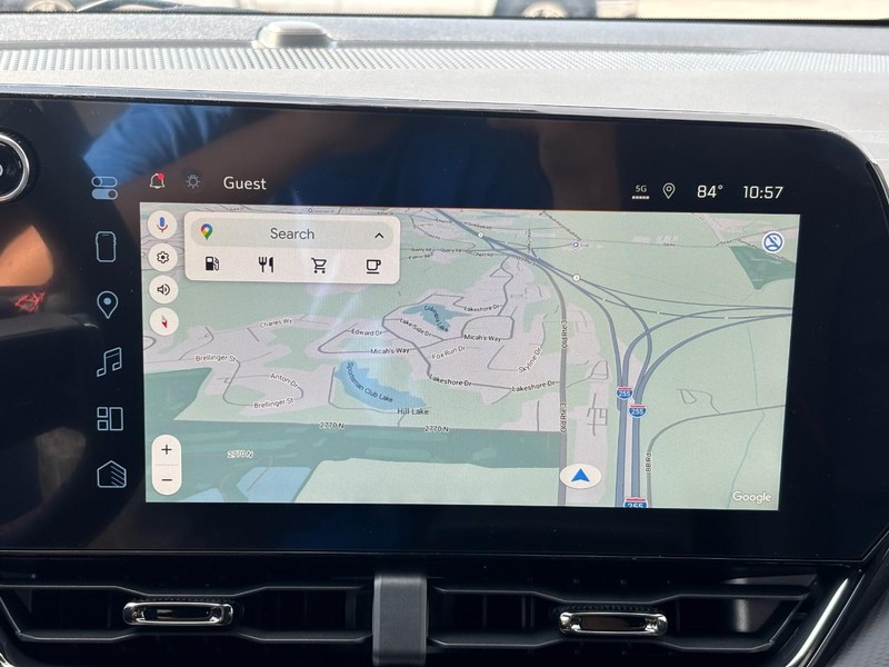 Chevrolet Equinox Vehicle Full-screen Gallery Image 16