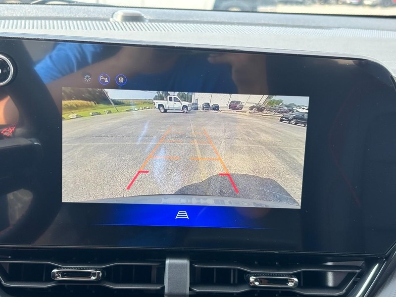 Chevrolet Equinox Vehicle Full-screen Gallery Image 17