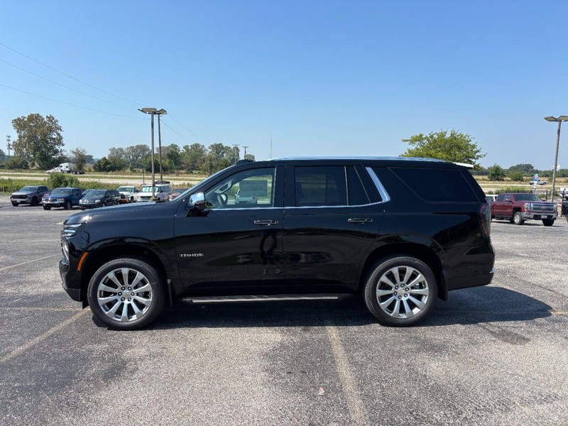 Chevrolet Tahoe Vehicle Full-screen Gallery Image 2