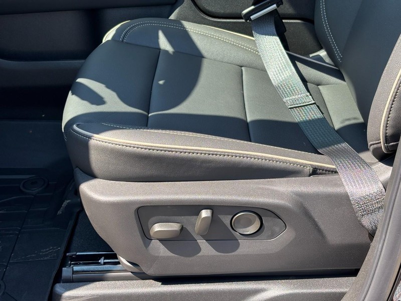 Chevrolet Tahoe Vehicle Full-screen Gallery Image 11