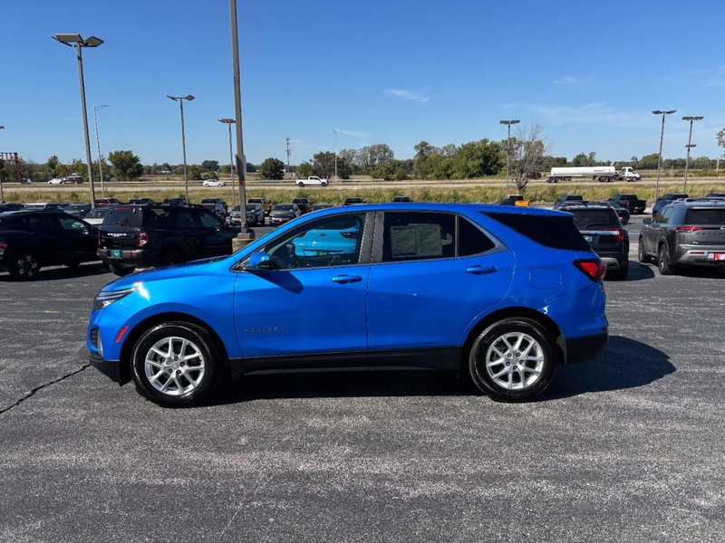 Chevrolet Equinox Vehicle Full-screen Gallery Image 2