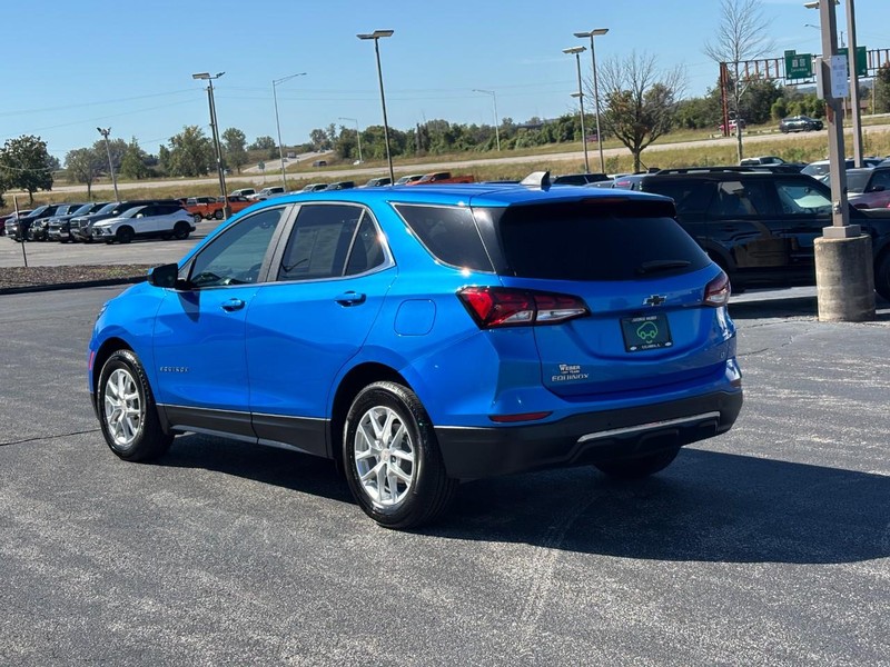 Chevrolet Equinox Vehicle Full-screen Gallery Image 3