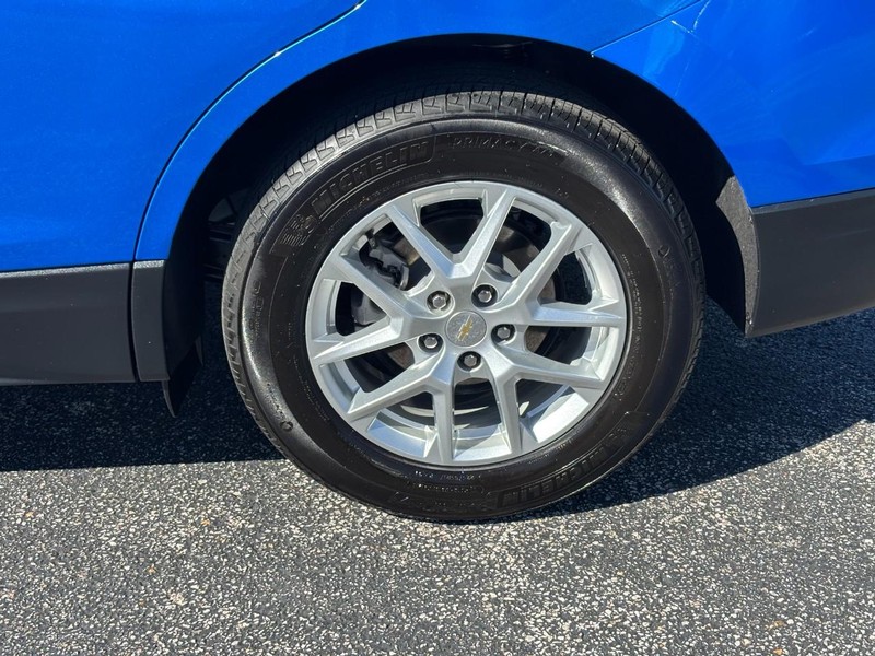 Chevrolet Equinox Vehicle Full-screen Gallery Image 9