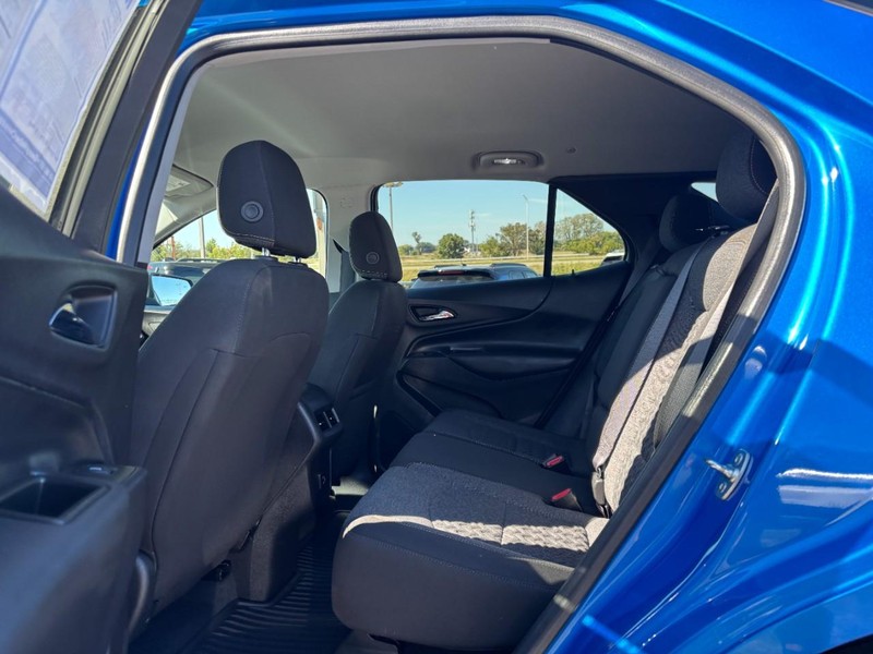 Chevrolet Equinox Vehicle Full-screen Gallery Image 10