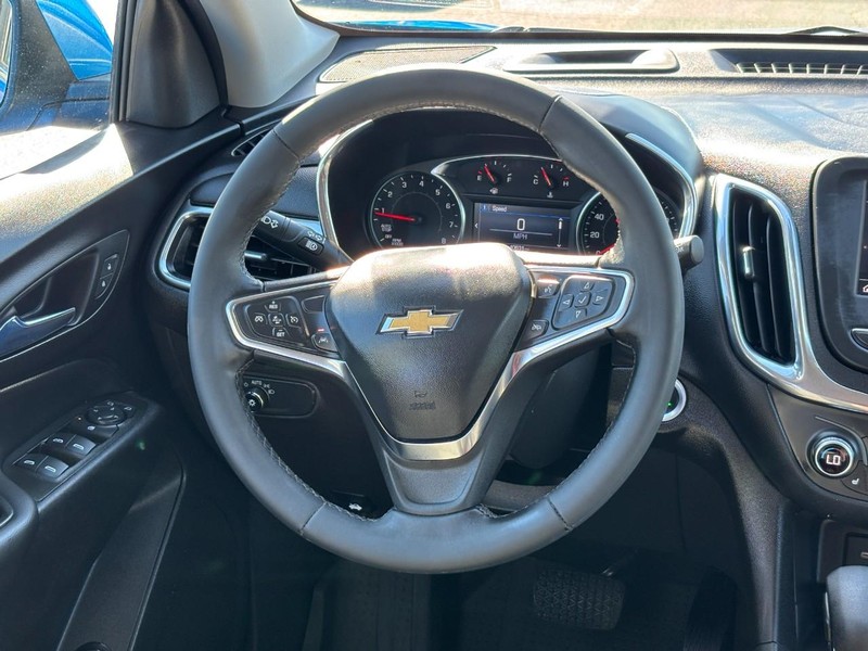 Chevrolet Equinox Vehicle Full-screen Gallery Image 12