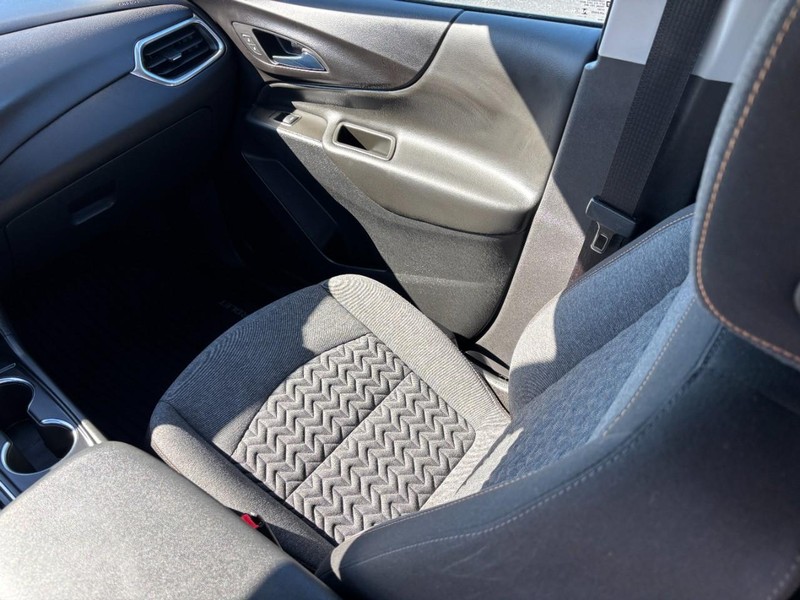 Chevrolet Equinox Vehicle Full-screen Gallery Image 14