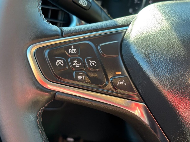 Chevrolet Equinox Vehicle Full-screen Gallery Image 17