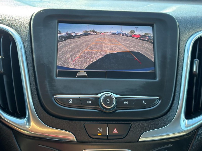 Chevrolet Equinox Vehicle Full-screen Gallery Image 21