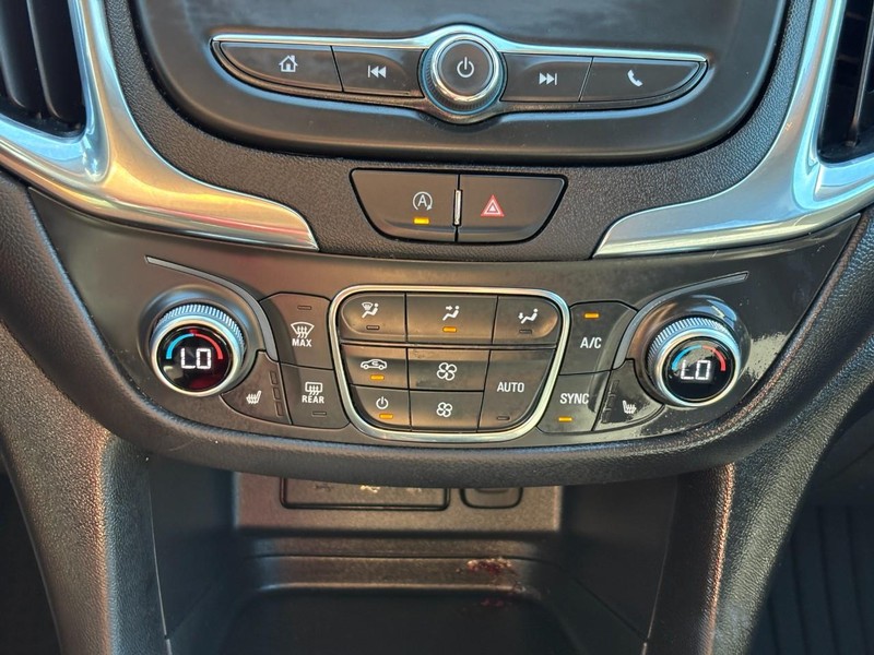 Chevrolet Equinox Vehicle Full-screen Gallery Image 22