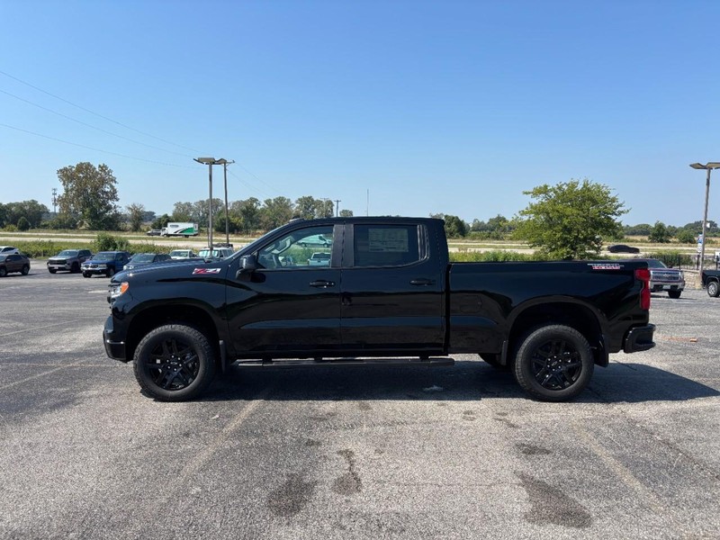 Chevrolet Silverado 1500 Vehicle Full-screen Gallery Image 2