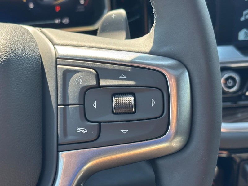 Chevrolet Silverado 1500 Vehicle Full-screen Gallery Image 13
