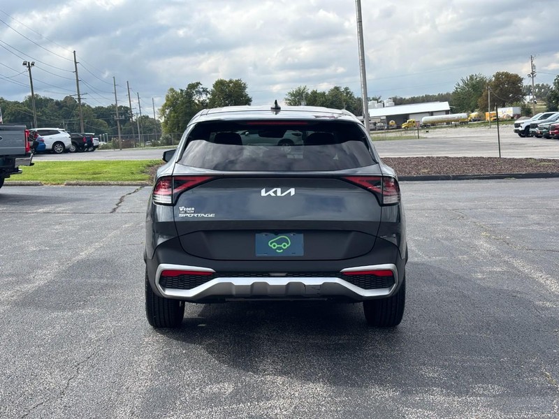 Kia Sportage Vehicle Full-screen Gallery Image 04