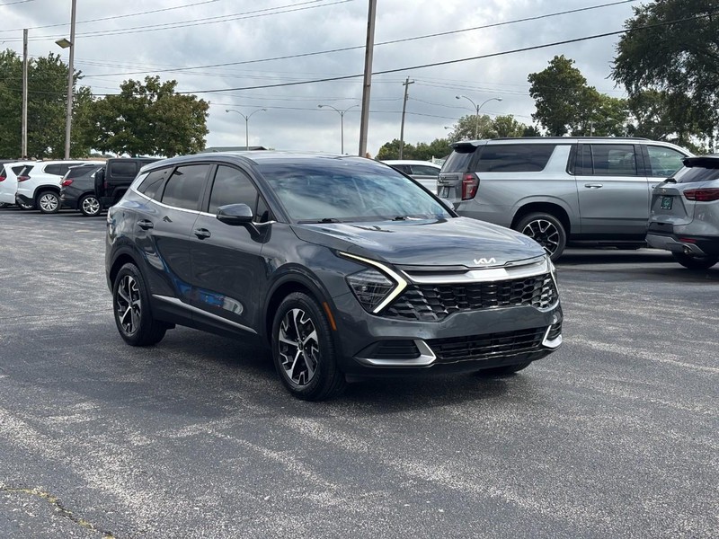 Kia Sportage Vehicle Full-screen Gallery Image 07
