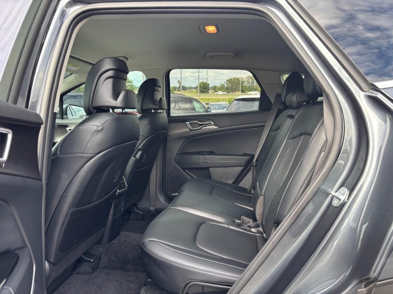 Kia Sportage Vehicle Full-screen Gallery Image 10