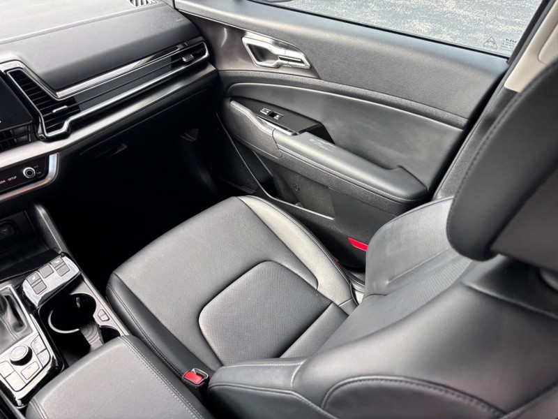 Kia Sportage Vehicle Full-screen Gallery Image 14