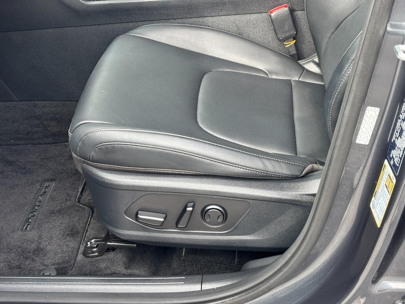 Kia Sportage Vehicle Full-screen Gallery Image 15