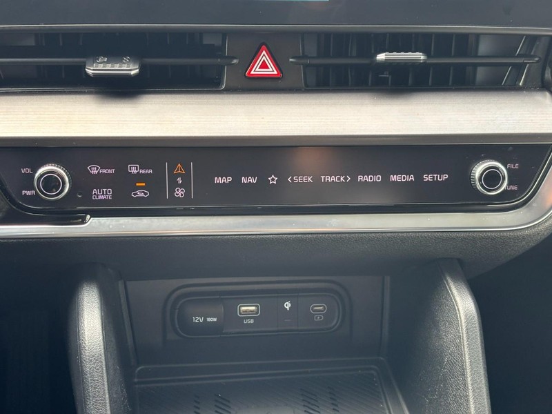 Kia Sportage Vehicle Full-screen Gallery Image 22